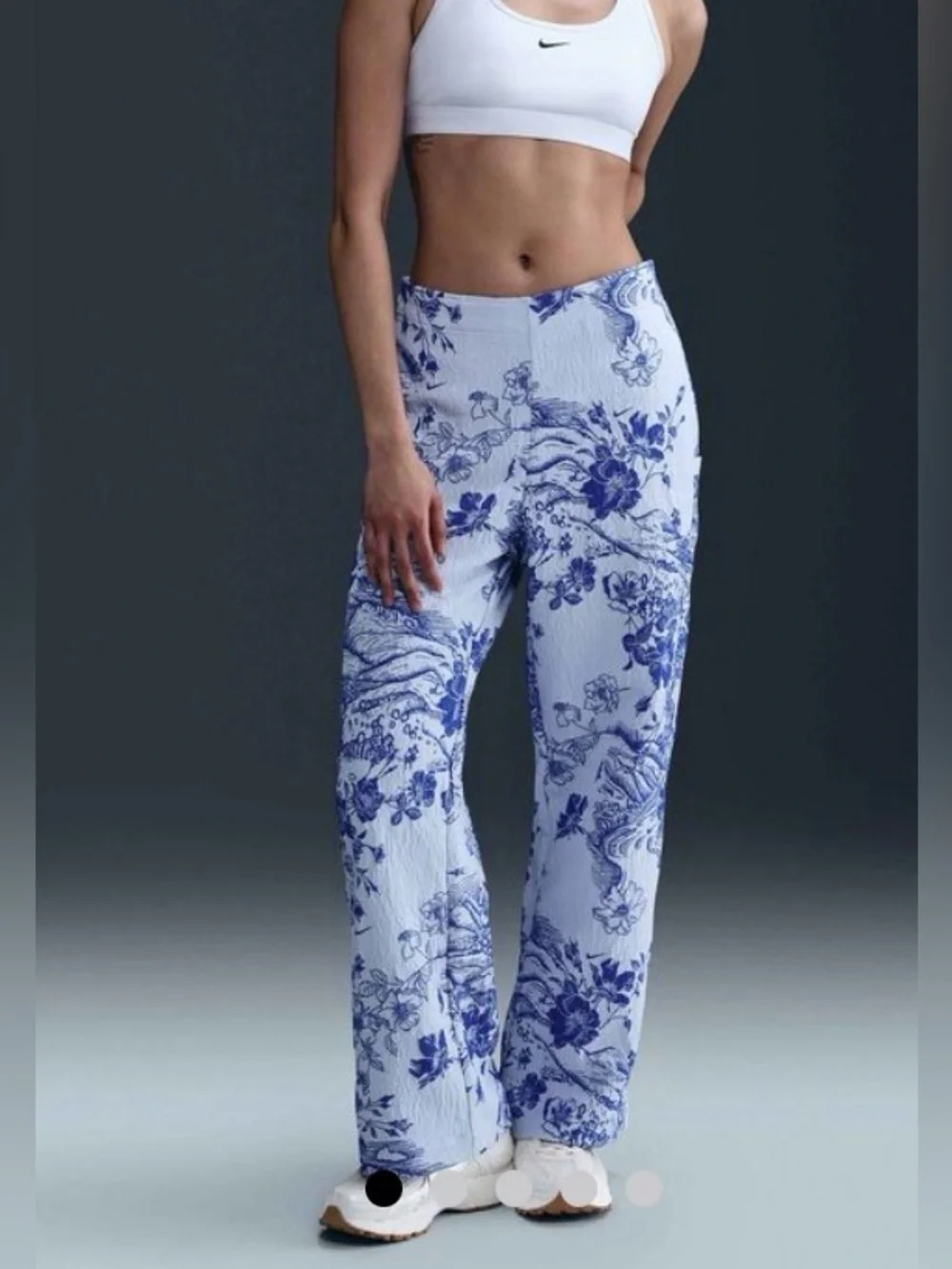 Nike Women's Mid-Rise Jacquard Tracksuit Pants Floral Running Large NWT